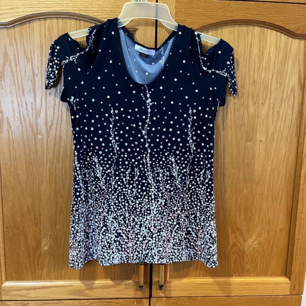 Elegant opened shoulder Women's Top